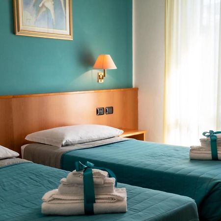 Hotel Alisei Линяно Сабиадоро Екстериор снимка