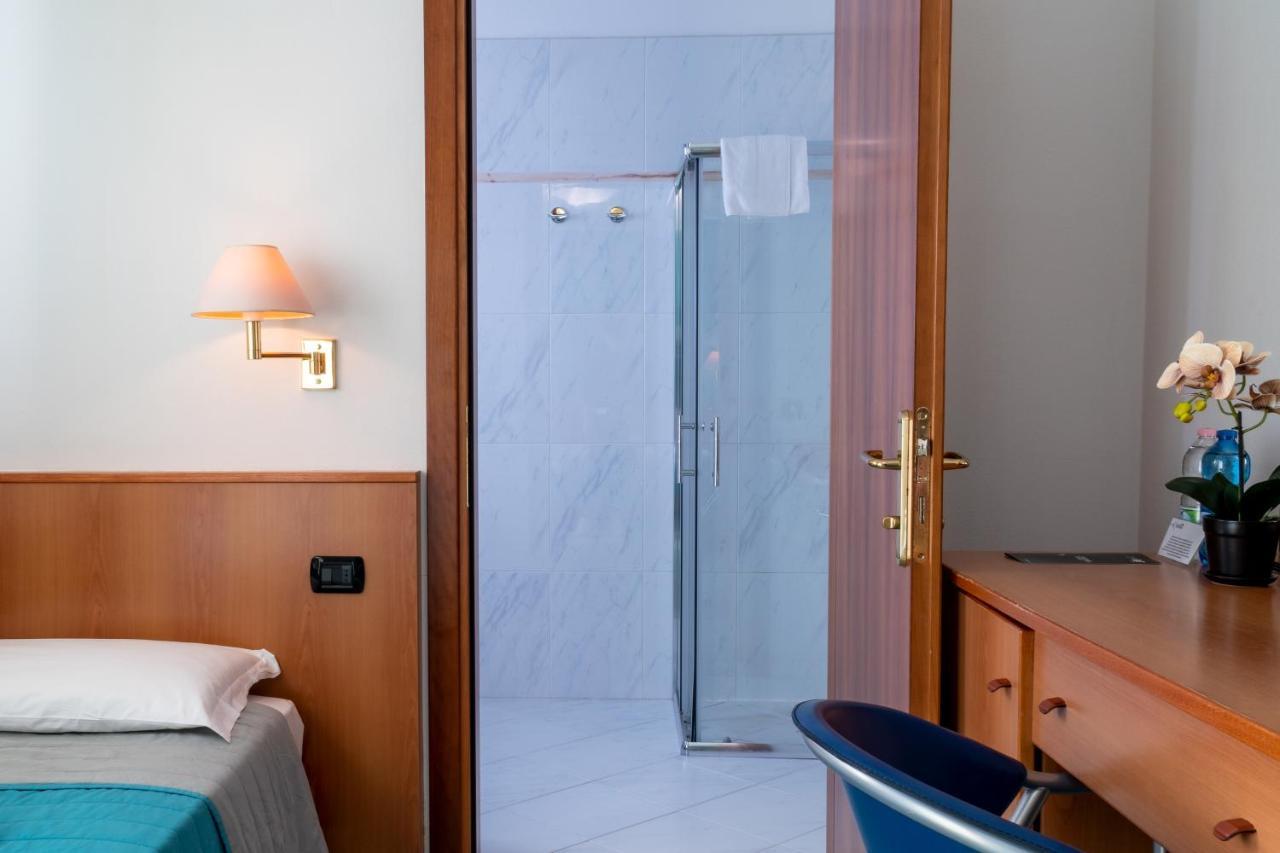 Hotel Alisei Линяно Сабиадоро Екстериор снимка