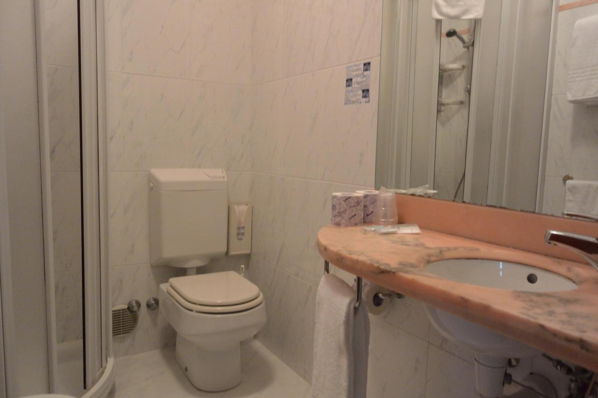 Hotel Alisei Линяно Сабиадоро Стая снимка