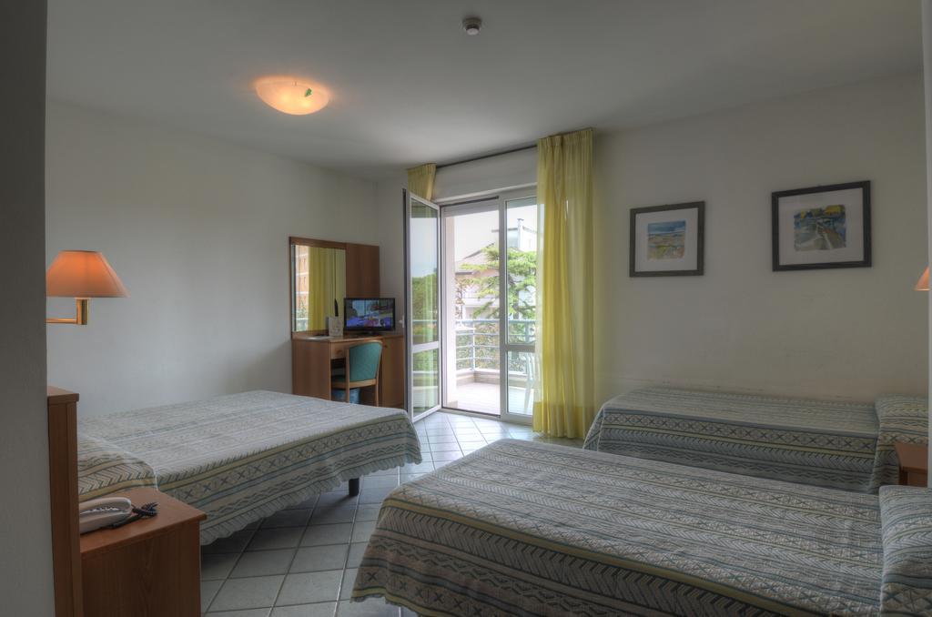Hotel Alisei Линяно Сабиадоро Екстериор снимка