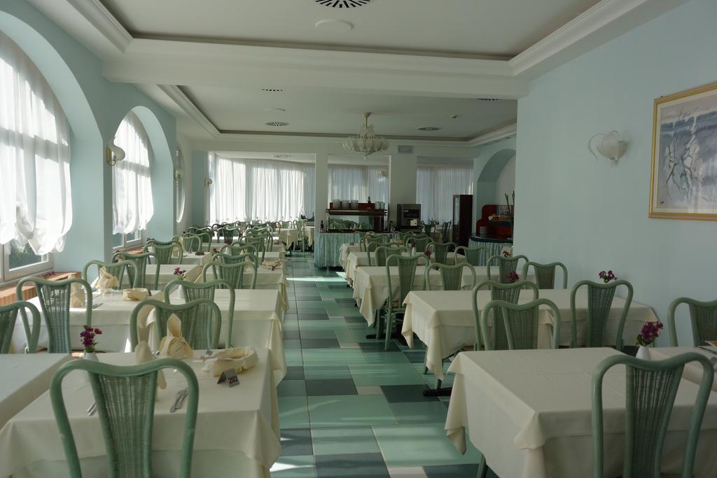 Hotel Alisei Линяно Сабиадоро Екстериор снимка
