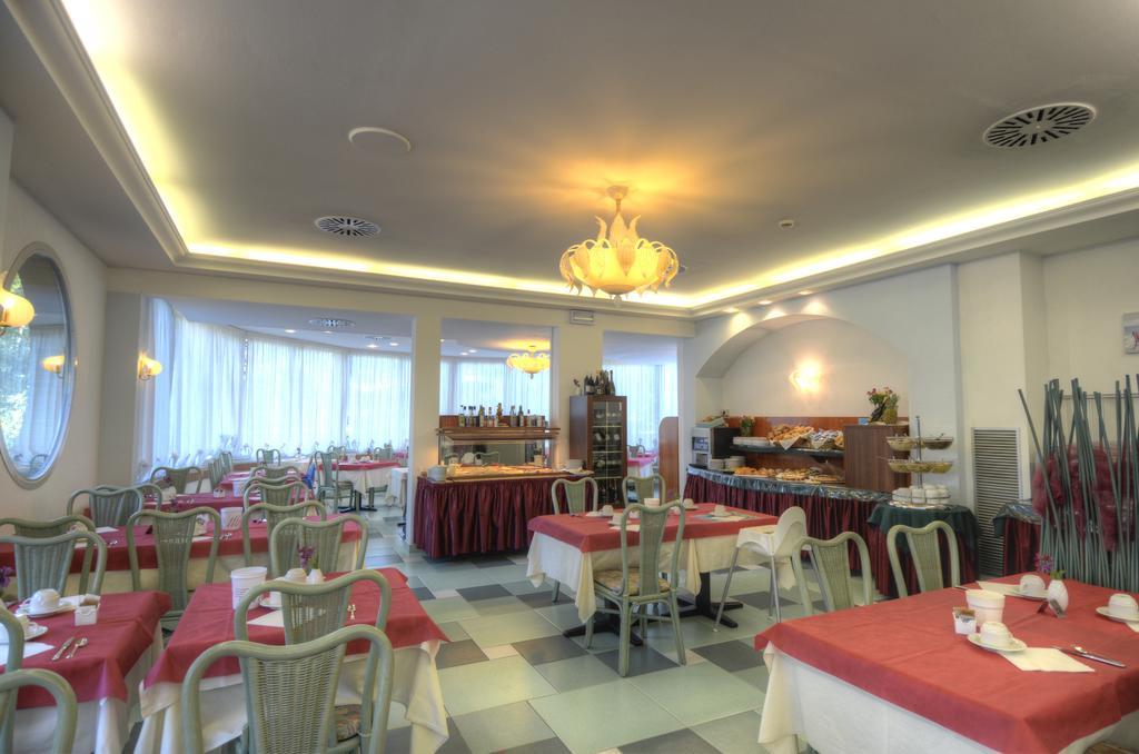 Hotel Alisei Линяно Сабиадоро Екстериор снимка